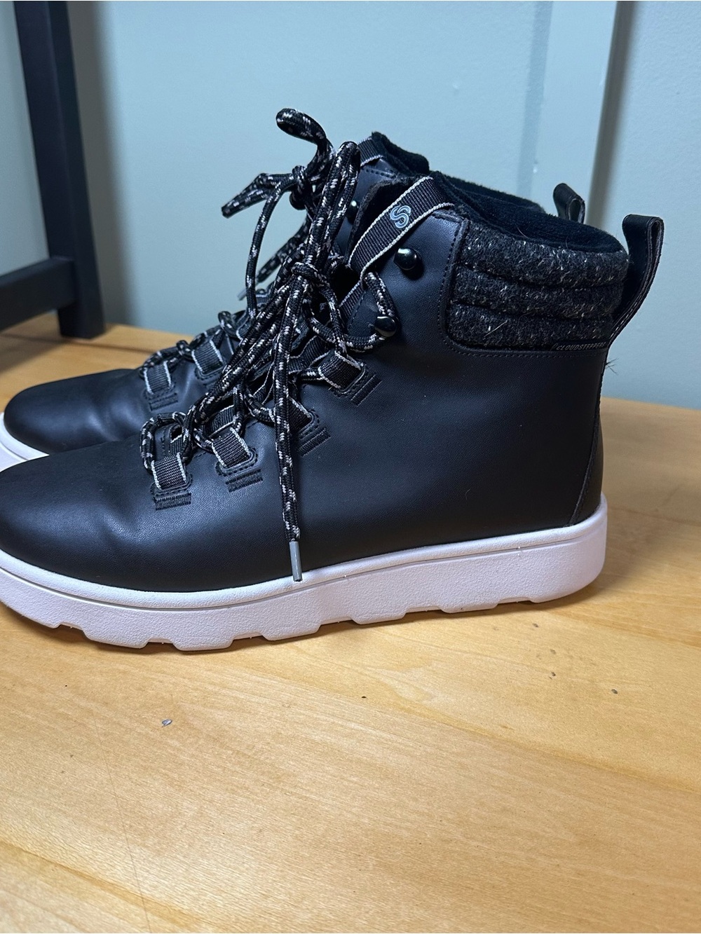 Clarks Cloudsteppers Women's Black Explore Lace Up High Top Boots Size 10